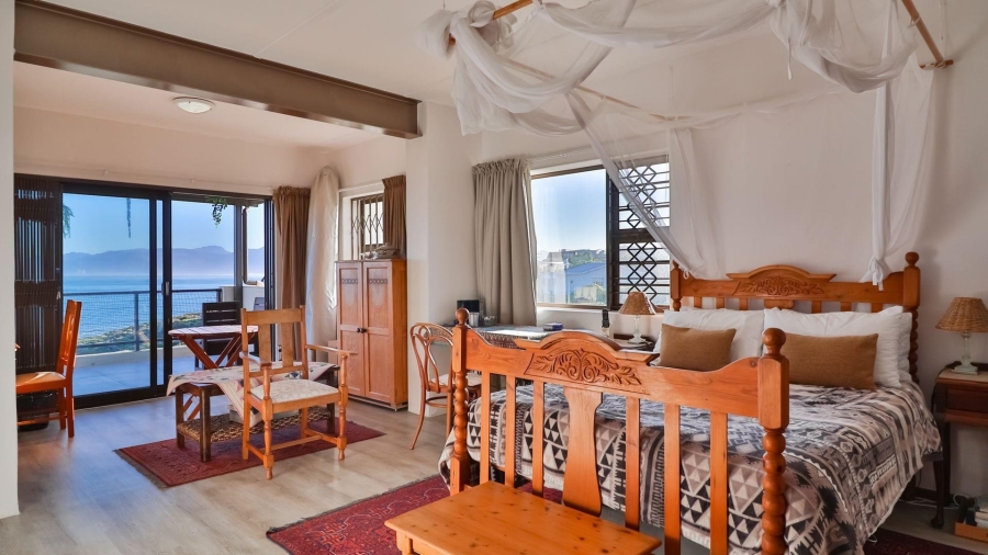 5 Bedroom Property for Sale in De Kelders Western Cape